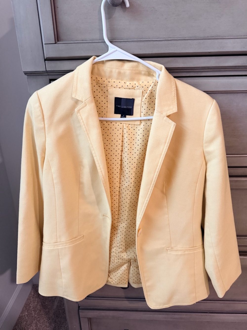 The Limited Women's Yellow Blazer - Tailored Lightweight 3/4 sleeve Size  Small